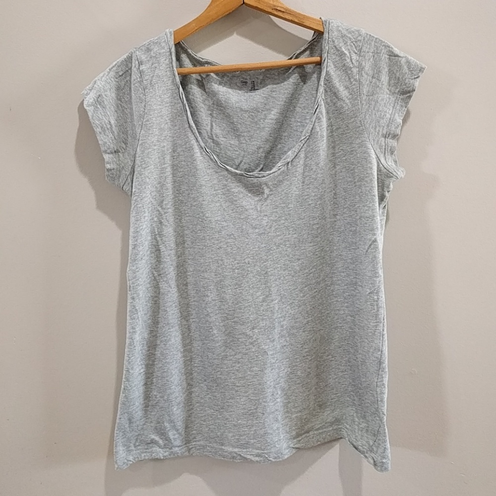 Gap tee